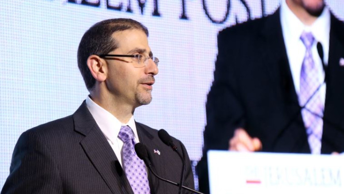 הדי קולו של ג'ון קרי, השגריר שפירו. צילום: סיוון פרג'