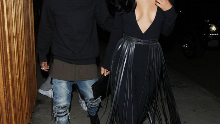 קיילי ג'נר וטייגה (צילום: צילום מסך: אתר המירור)