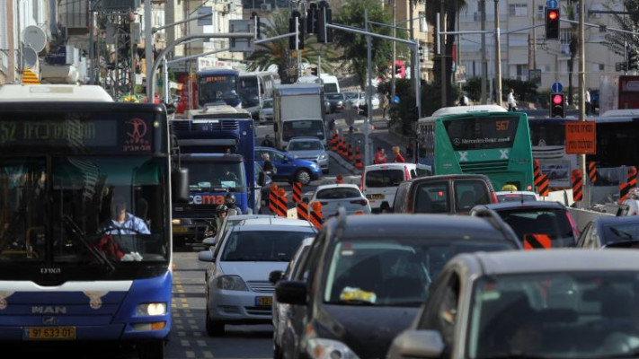 פקקים ברמת גן בעקבות בניית הרכבת הקלה.
