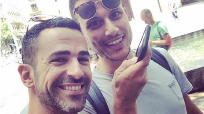 החתן עם החתן. אסי עזר עם אלברט אסקולה