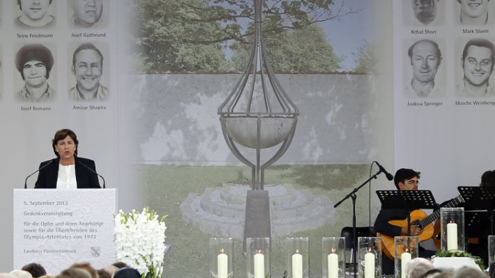 אנקי שפיצר בטקס לזכר חללי הטבח במינכן. צילום: רויטרס