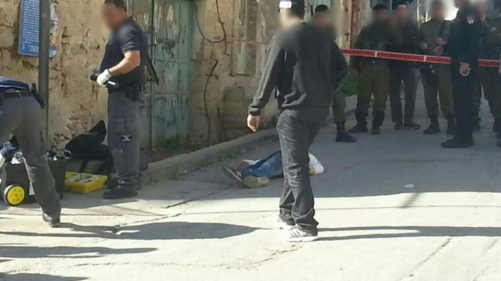 זירת הפיגוע בכניסה לבית הדסה