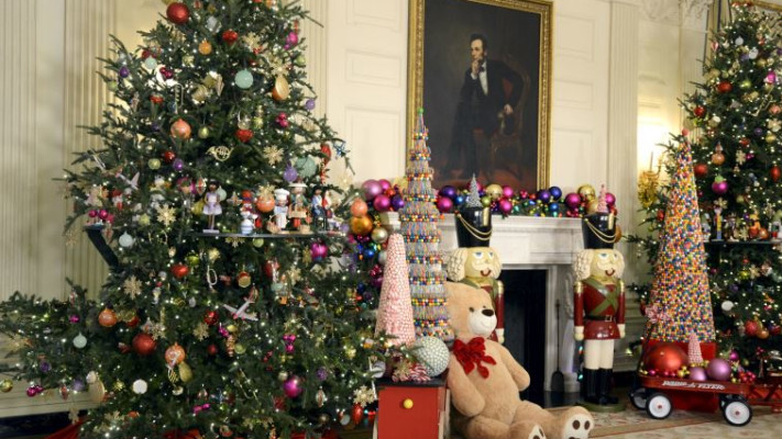 מתנות ברוח חג המולד. צילום: רויטרס