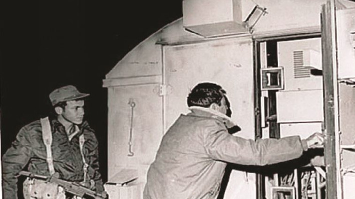 פעולת גניבת המכ&quot;ם. צילום: מתוך הספר &quot;תרנגול 53&quot;