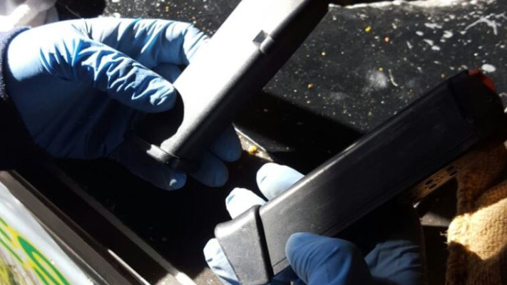 אמצעי לחימה שהוסלקו. צילום: חטיבת דובר המשטרה