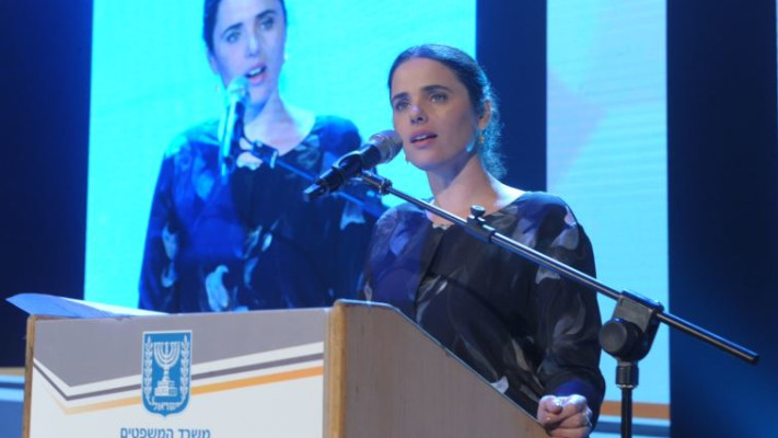 שרת המשפטים איילת שקד. &quot;&quot;תתביישו לכם אנשי המוסר הכפול&quot;. צילום: אבשלום ששוני