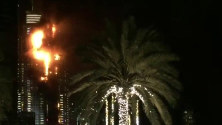 אש פרצה בית מלון. צילום מסך