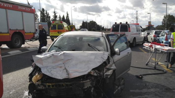 תאונת דרכים חזיתית בכביש 412 סמוך לאור יהודה