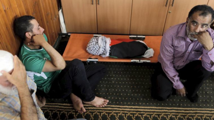 מימין: חוסיין דוואבשה. ״כל יום דוקרים אותי אלף פעם מחדש״