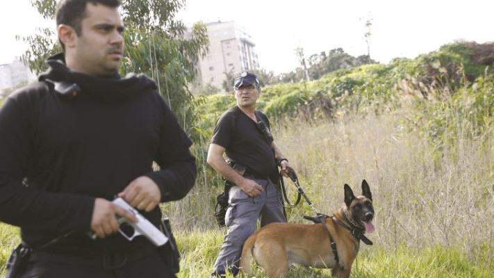 סריקות אחר המחבל מת&quot;א. צילום: רויטרס