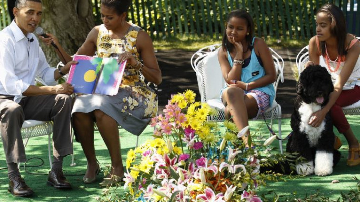 מודל המשפחה הרגילה. משפחת אובמה והכלב בו, צילום: רויטרס