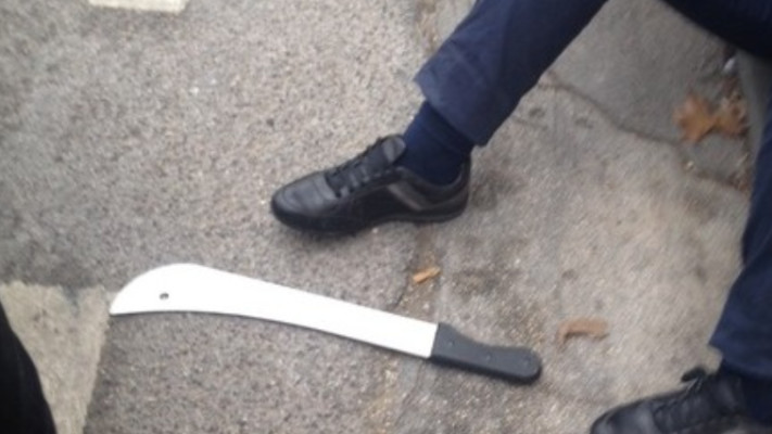 הסכין בה הותקף בנימין אמסלם במרסיי