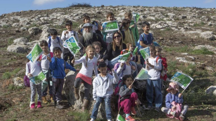 נטיעות בט&quot;ו בשבט. ישראל היא מהמדינות הבודדות בעולם עם יותר עצים כיום מלפני 100 שנים. צילום: קק&quot;ל