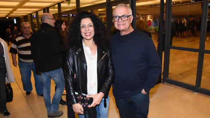 רותי ומשה קסטיאל, הלאונג' (צילום: אביב חופי)