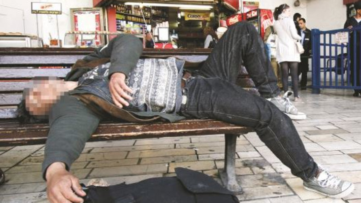 הומלס בתחנה המרכזית בתל אביב 