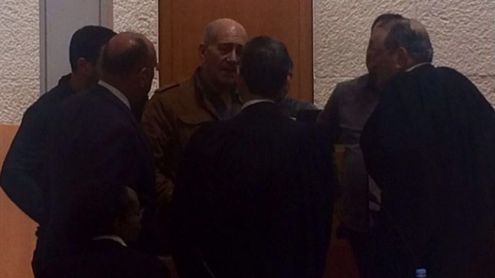 אולמרט בבית המשפט. צילום: מור שמעוני