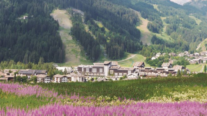 בצל האלפים. עמק אאוסטה