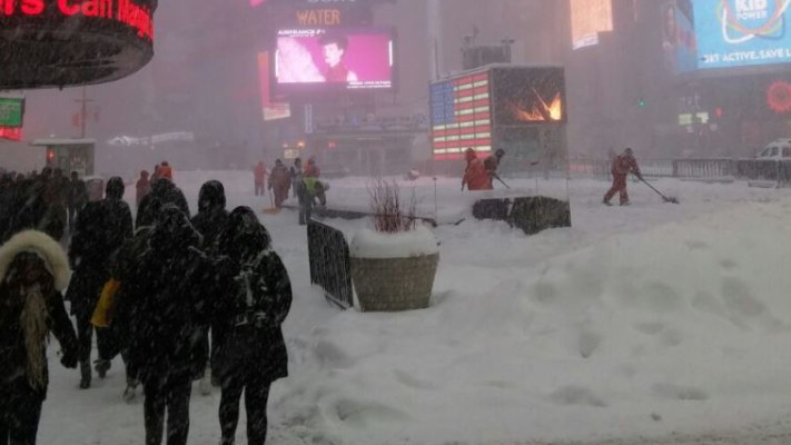 סופת שלגים בטיימס סקוור. צילום: שלמה בר