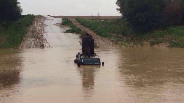 חיילים על גג ג'יפ בנחל הבשור. צילום: אריה הורוביץ