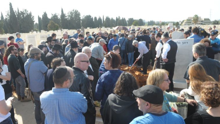 הלווייתו של יעקב בן סירא. צילום: אבשלום ששוני