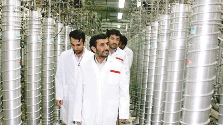 מחמוד אחמדינג'אד באתר בנתנז, 2008. צילום: רויטרס