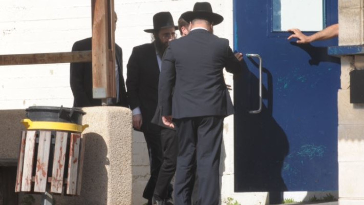 הרב פינטו נכנס לכלא. לא הצליח להתחמק לא בחסדי שמיים ולא בעזרת הקשרים. צילום:אבשלום ששוני