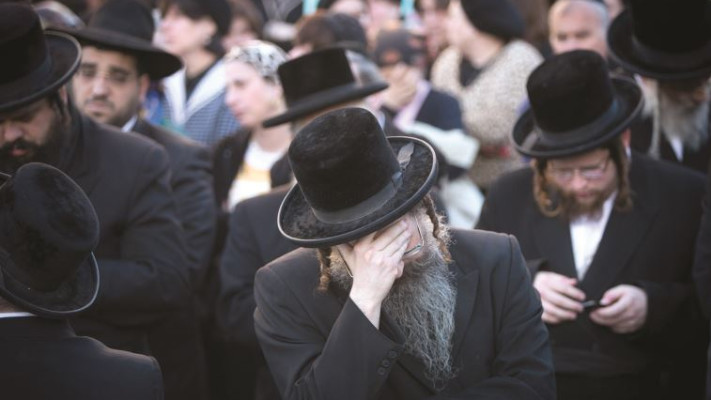 הלוויית ההרוגים בתאונה בכביש 1. צילום: יונתן זינדל, פלאש 90