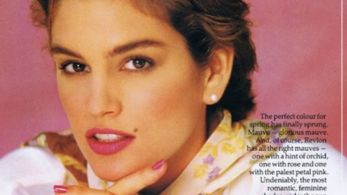 האשה והשומה. סינדי קרופורד בקמפיין ל&quot;רבלון&quot;. צילום: ללא