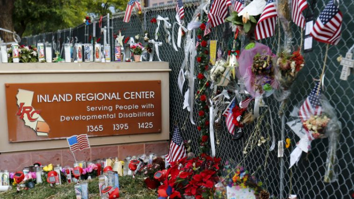 אנדרטה לזכר קורבנות הירי. צילום: רויטרס