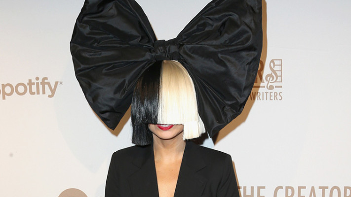 אה. כן. זו סיה, מתחת לדבר הזה. צילום:רויטרס