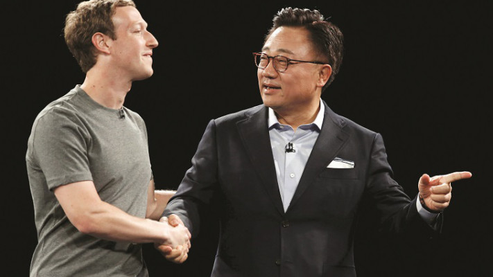 צוקרברג בהשקה של סמסונג. צילום: רויטרס