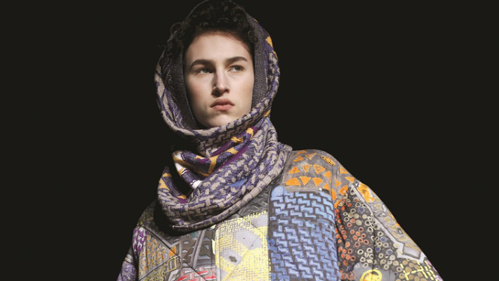 תחפושת ראויה ואף קלה. מתוך התצוגה של ויויאן ווסטווד. צילום: רויטרס