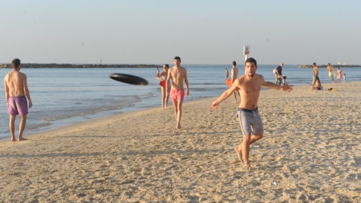 החלה עונת הרחצה בתל אביב? צילום: אבשלום ששוני