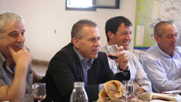 ארדן במהלך המפגש. צילום: מירי צחי