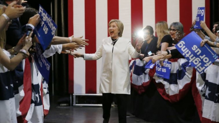 מגדילה את הפער. קלינטון. צילום: רויטרס