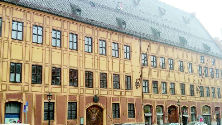 משמש כבנק פרטי. ארמון פוגר. צילום: תלמה אדמון 