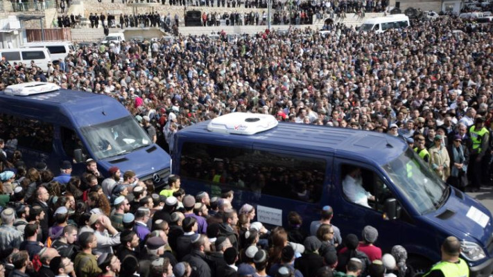 הלוויית משפחת פוגל. צילום: מרים אלסטר, פלאש 90