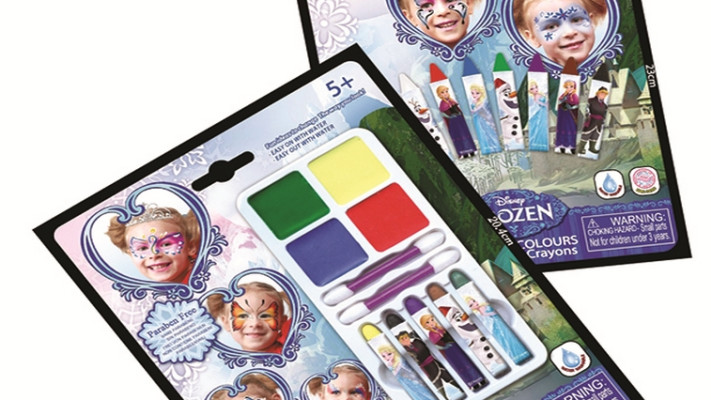 לא יורד בקלות. קיטים לאיפור של "פרוזן" צילום:  יח"צ