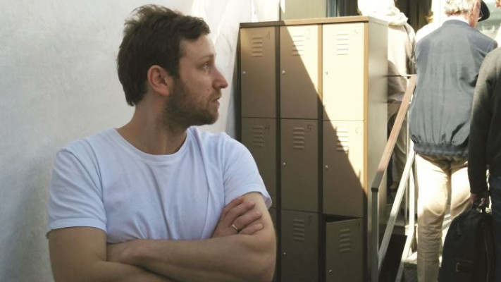 &quot;סבא שלך קבע את הסטטוס קוו כאן ואתה לא יכול להיכנס. מי היה מאמין&quot;. גנרל דיין בדרך להר הבית