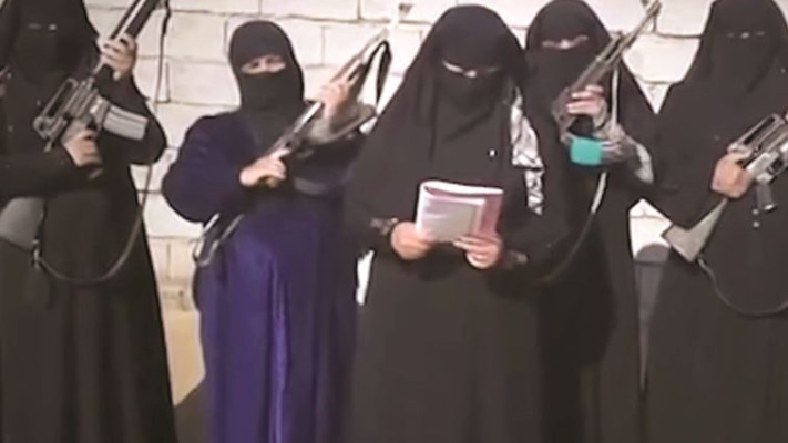 נשים לוחמות בארגון דאעש. צילום מסך מיוטיוב