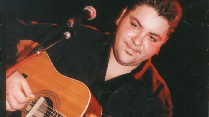 דוכין ב-1995. צילום: נעד וינד