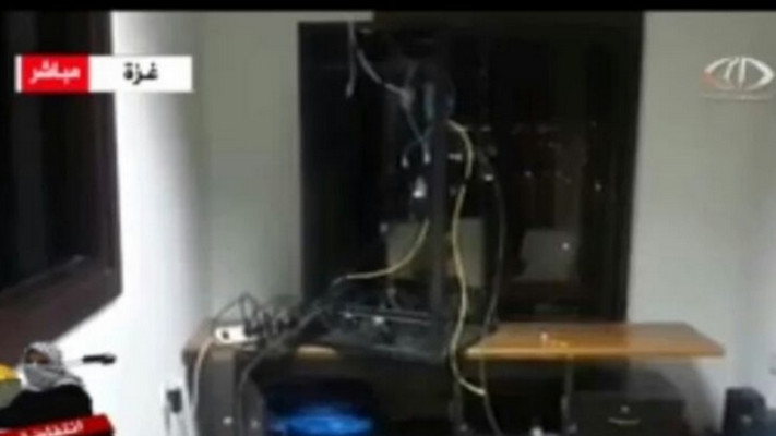 ציוד טכני שהוחרם ממשרדי ״פלסטין אליום״. צילום מסך