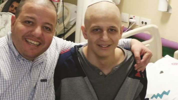 אבידן כלפה ובנו צוריאל. צילום מסך: פייסבוק