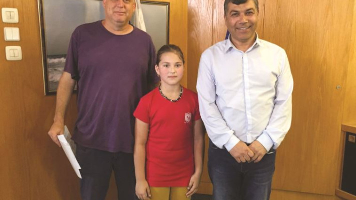 אבלן גייסין עם ראש עיריית בת ים וסמנכ&quot;ל התכנון. צילום: עיריית בת ים