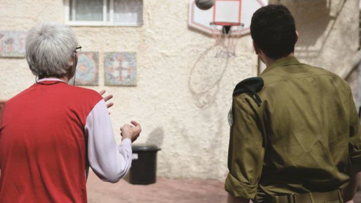 חייל מודיעין בהתנדבות. צילום: דובר צה&quot;ל