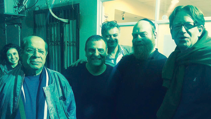 החברים של הטיש הגדול חוגגים (יח"צ)