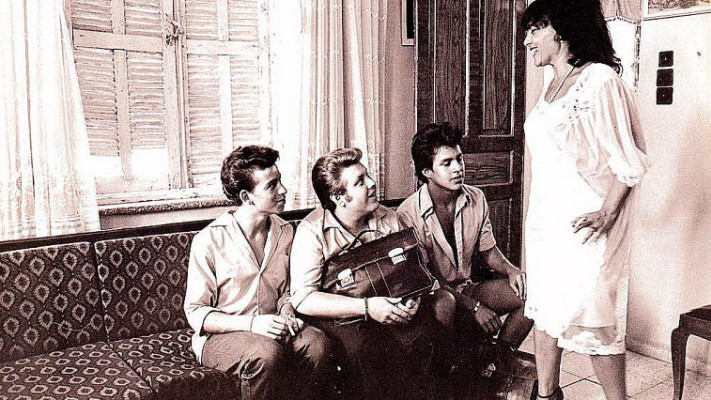 אופליה שטראל ב&quot;אסקימו לימון&quot;. צילום מתוך הסרט