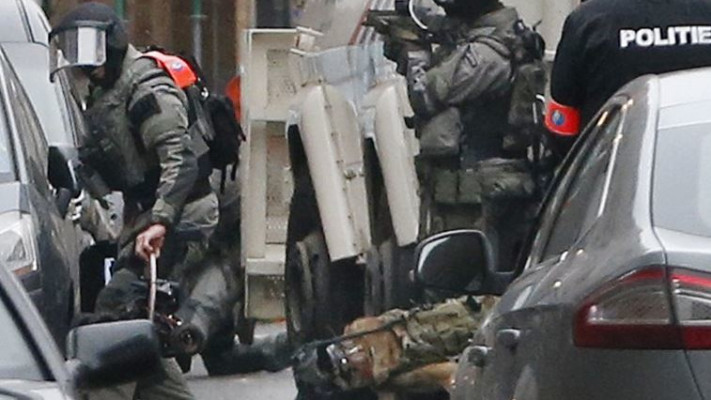 תפיסת המחבל סלאח עבד א-סלם. מולנבק, בריסל . צילום: רויטרס