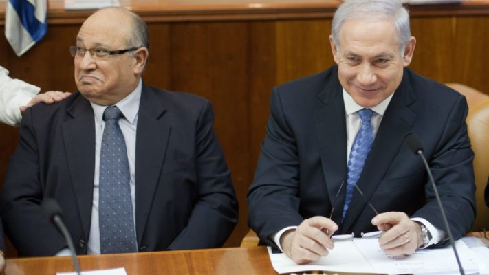 נתניהו ודגן. &quot;הוא הוציא 11 מיליארד שקל על מלחמה שלא תהיה, ולא ידע לנצח במלחמה שהייתה&quot;. צילום: אמיל סלמן