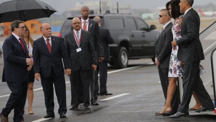 ברק אובמה נוחת בקובה. צילום: רויטרס